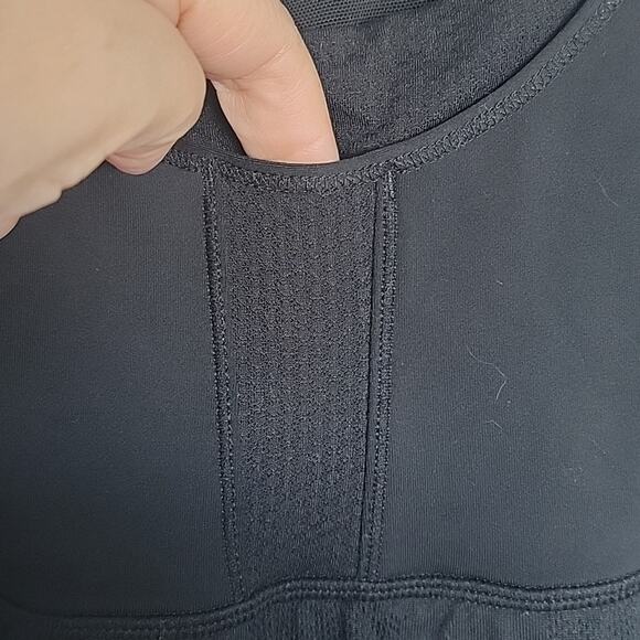 Lululemon Run: Stuff Your Bra Tank, Black, 8 - Picture 6 of 9
